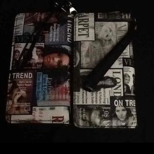 2 Magazine Clutches